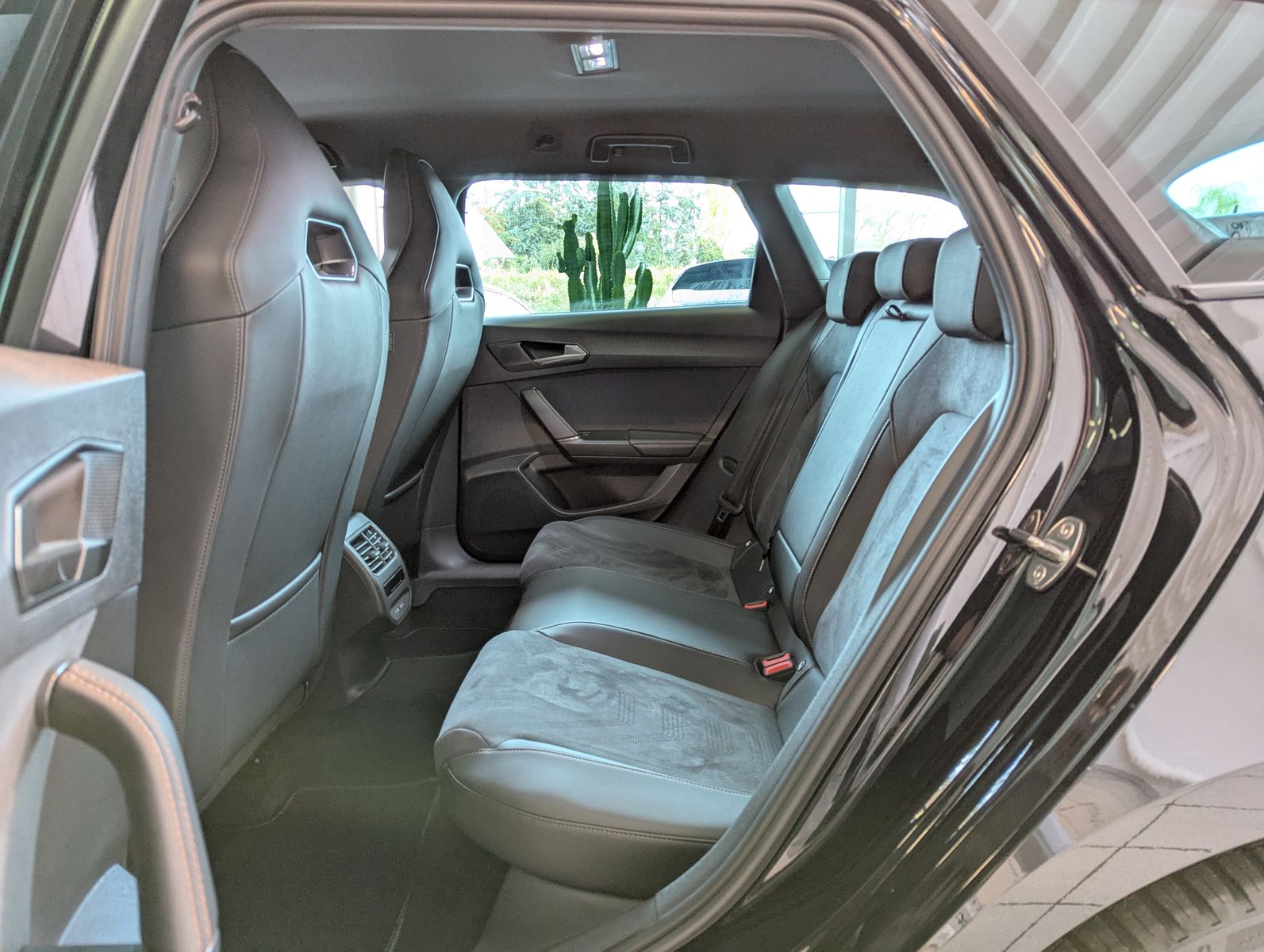 CUPRA Leon 2.0 TDI Intelligent-Dynamic-Edge-Pake Cam - Image 13