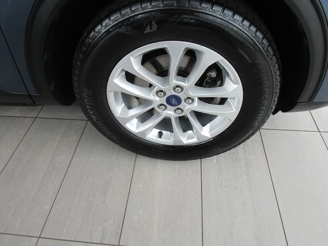 Kuga Titanium/LED/ACC/RFK/Key Free/TWA