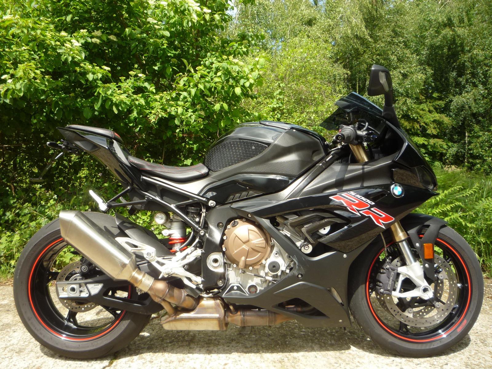 BMW S 1000 RR 3 Pakete Scheckheft Rutscher rechts