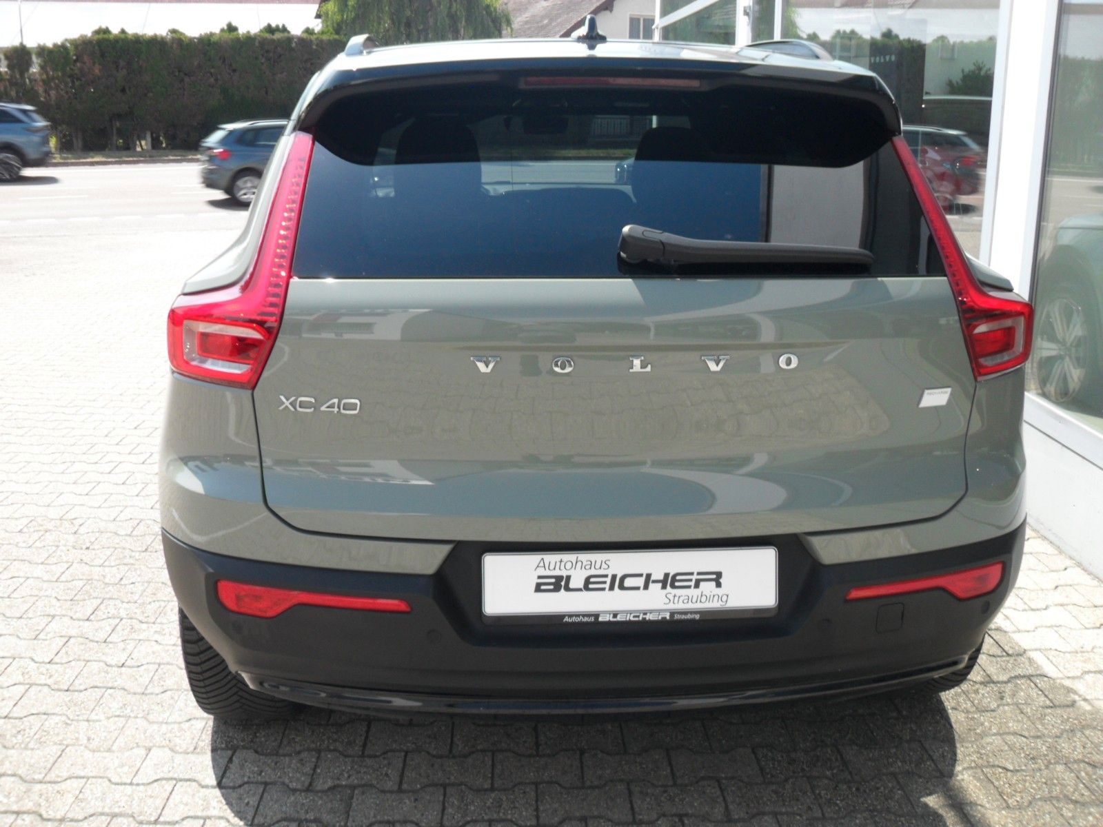 Fahrzeugabbildung Volvo XC 40 Plus Recharge Pure Electric 2WD |AHK | LED