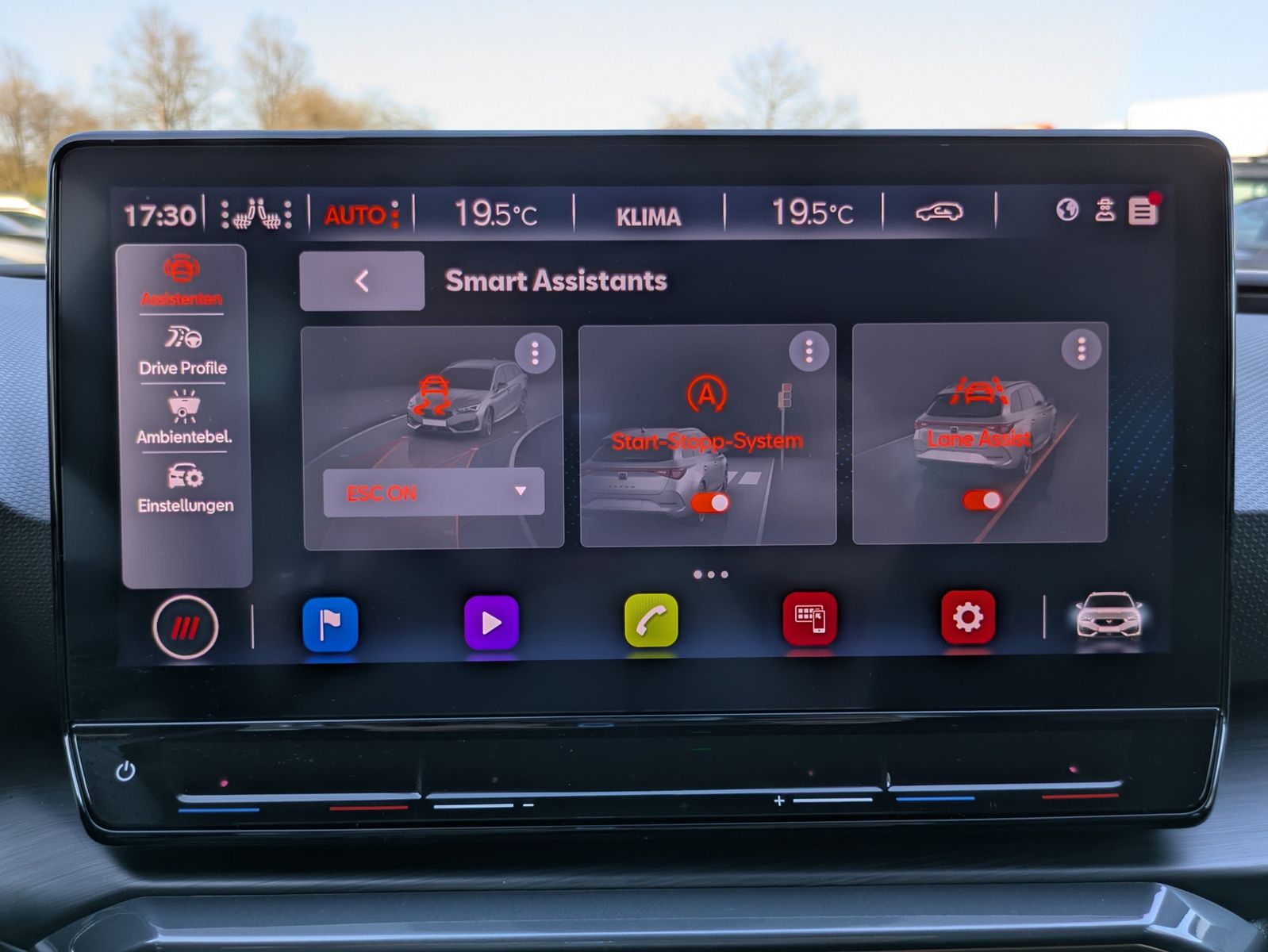 Fahrzeugabbildung CUPRA Leon 1.5 eTSI DSG MATRIX-LED*ACC*APP*KAMERA*18"