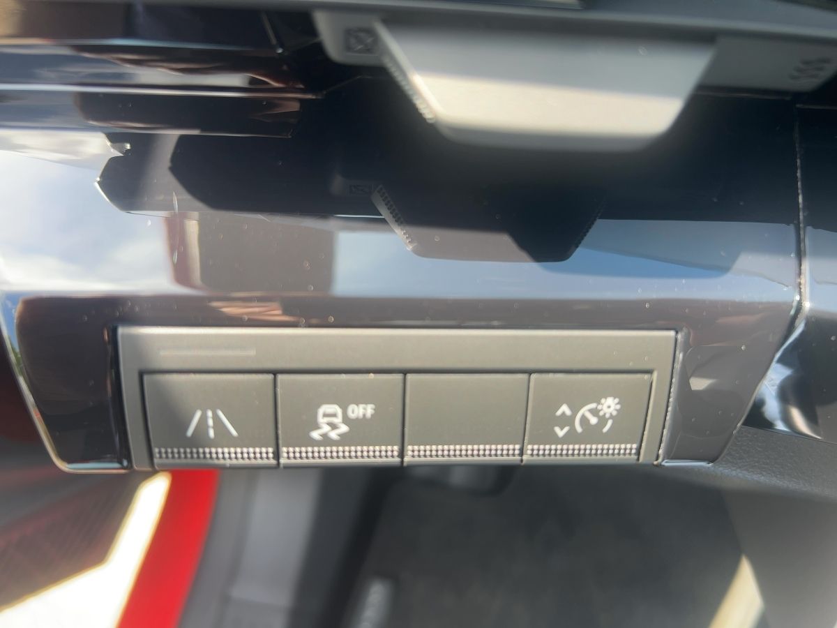 Fahrzeugabbildung Renault Austral Techno Mild Hybrid 160 Automatik SHZ