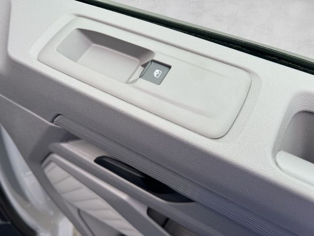 Transporter Kastenwagen mit L-Trennwand 2,0 TDI