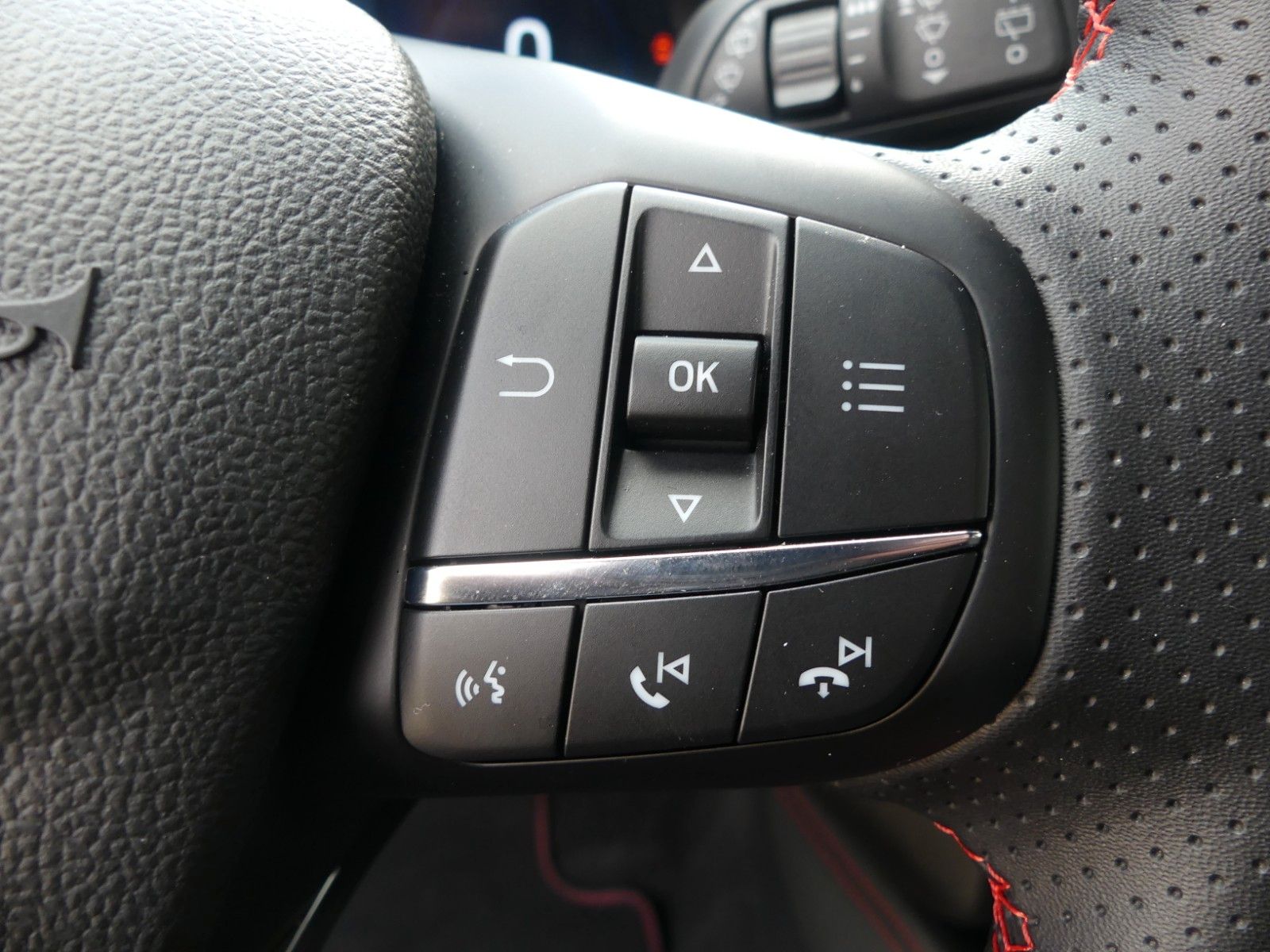 Fahrzeugabbildung Ford Focus Turnier ST-Line X