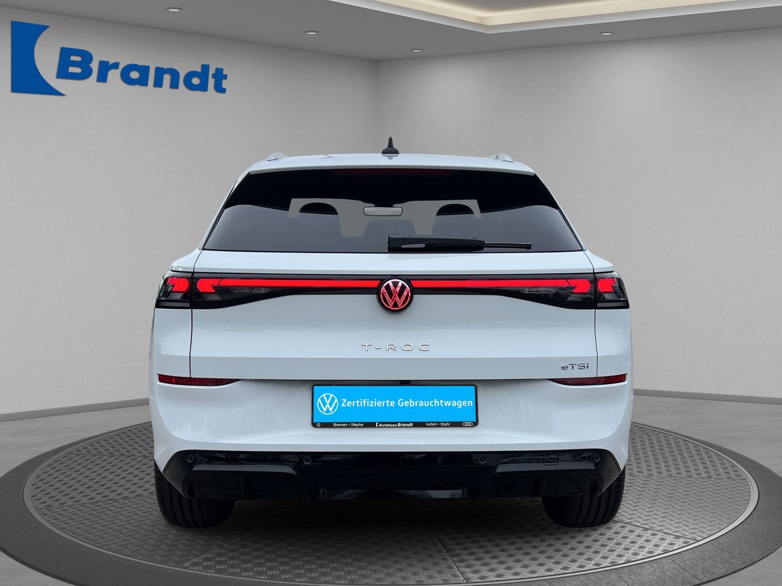 Volkswagen T-Roc 1.5 eTSI R-LINE DSG LED KAMERA ACC AHK foto 5