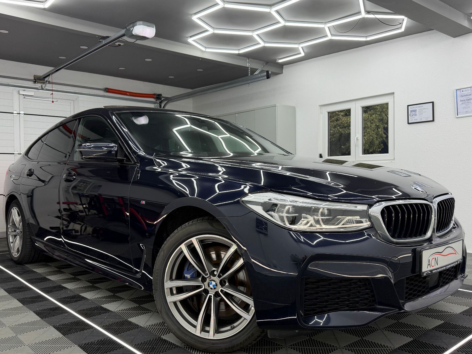 Fahrzeugabbildung BMW 640 d xDrive M SPORT/LED/AHK/HuD/PANO/ACC/H&K