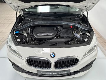 Fahrzeugabbildung BMW 218d Navi Parkassistent HiFi LM Sportsitze LED