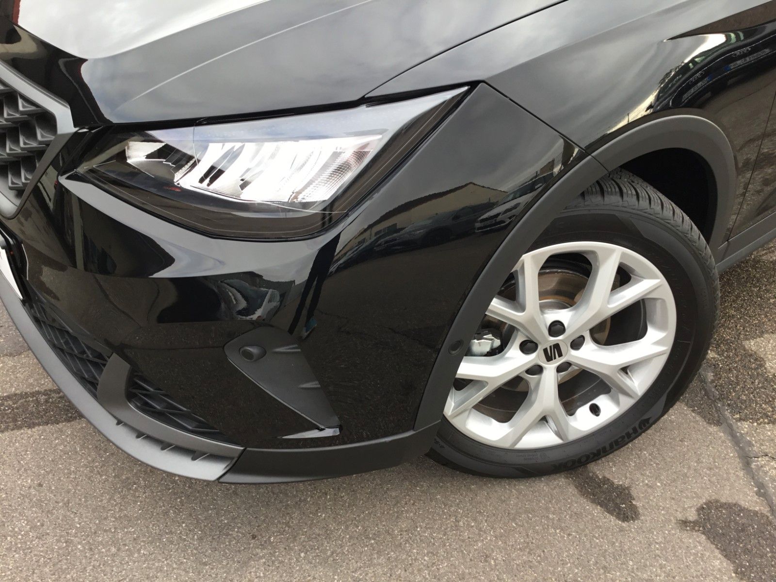 Fahrzeugabbildung SEAT Arona FR 1.5 TSI DSG+AHK+ACC+17"+Navi+Kamera