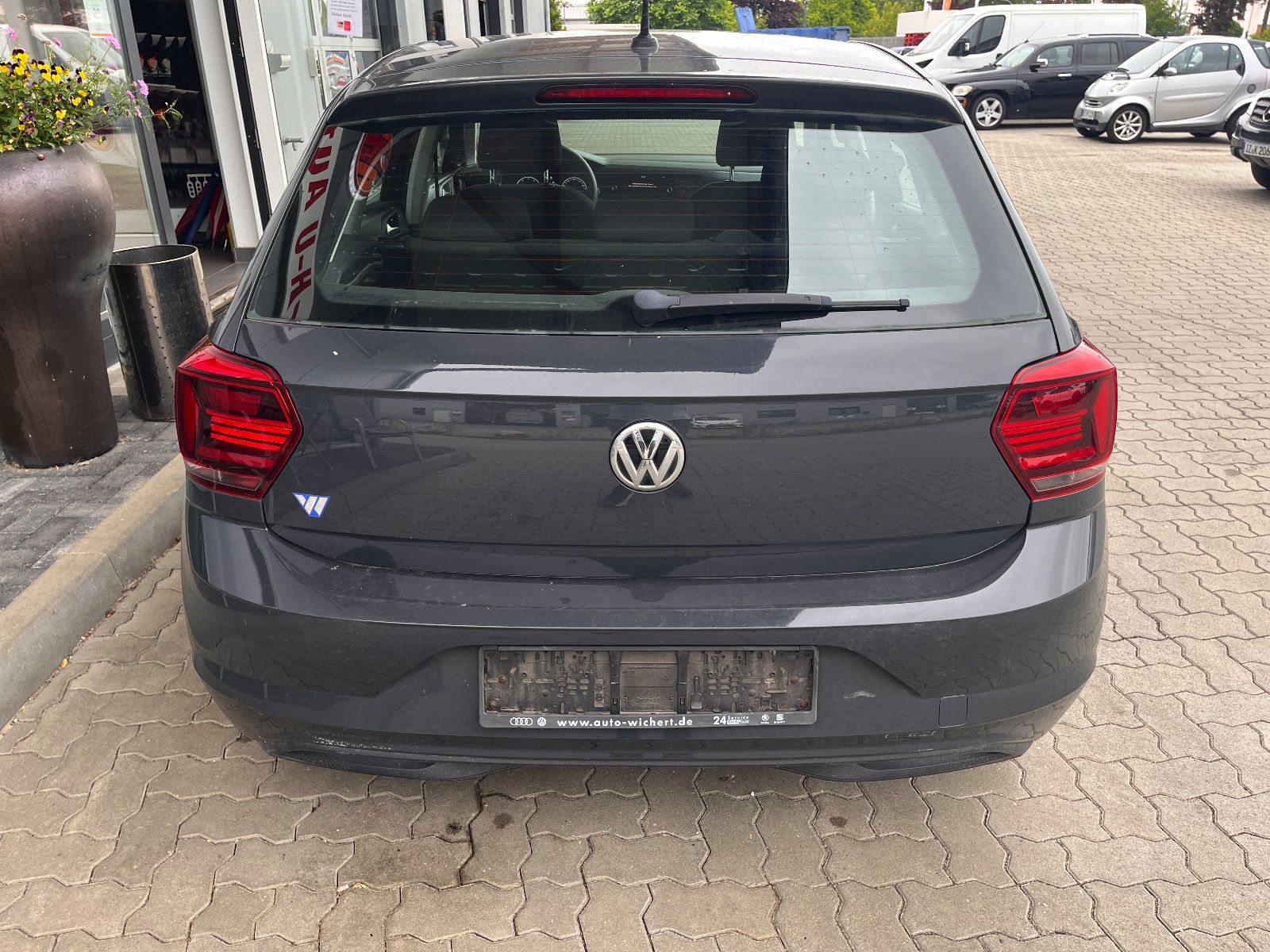 Fahrzeugabbildung Volkswagen Polo VI Trendline Frontschaden