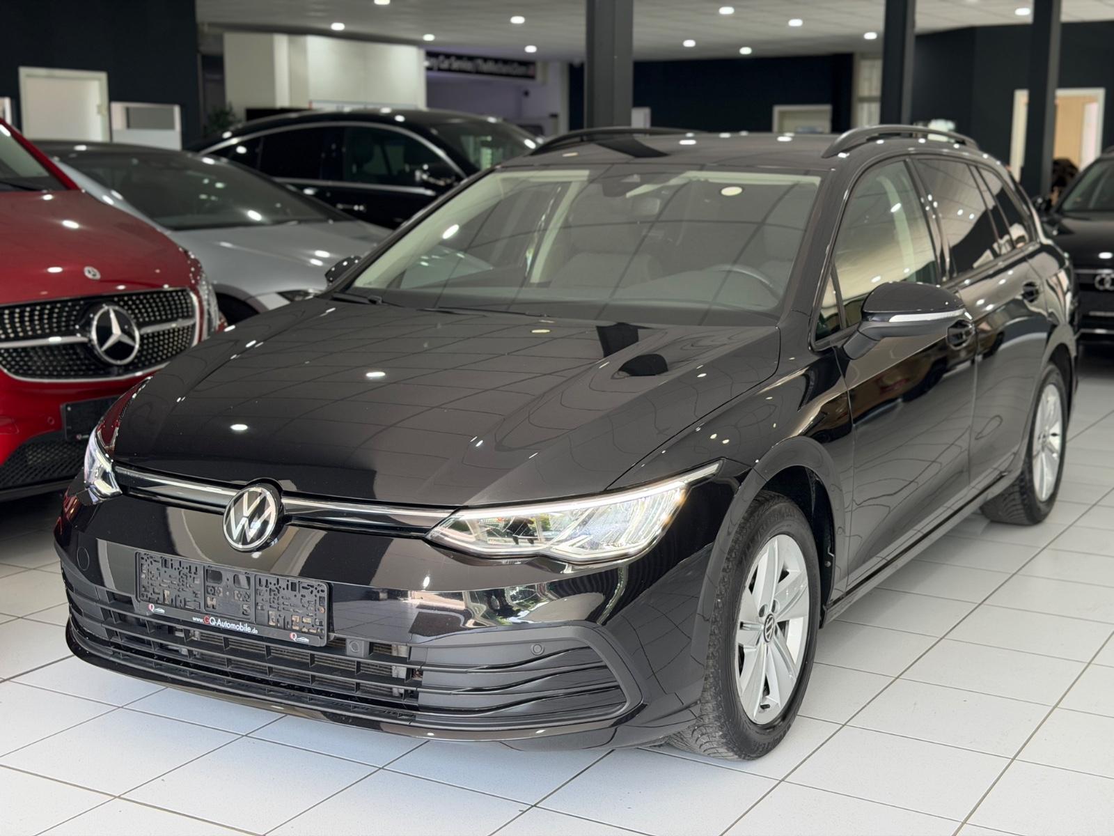 Volkswagen Golf VIII Variant Life*ACC*AHK*AMBIENT*CARPLAY*