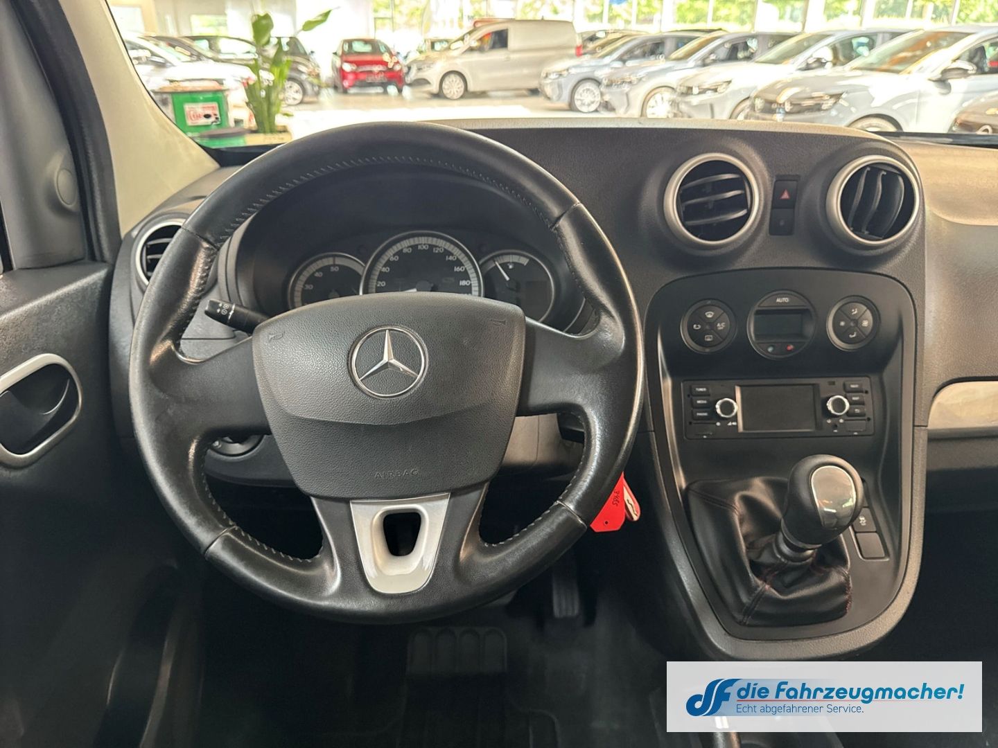 Fahrzeugabbildung Mercedes-Benz Citan 111 CDI lang Tourer Edition Klimaautom SH