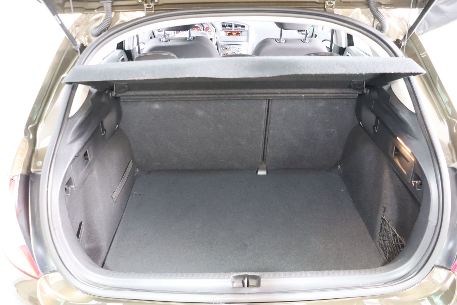 Fahrzeugabbildung Citroën C4 1.6 * HU 03.2028 * Selection