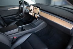 TESLA Model 3 Standard RWD*WMP*ACC*LED*2.Hand*8-fach