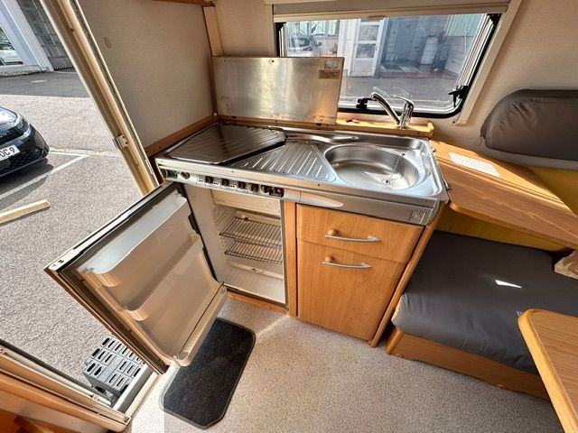 Fahrzeugabbildung Knaus 400 Doppelbett Heizung, Strom, Bad, 4 P. 100Km/H