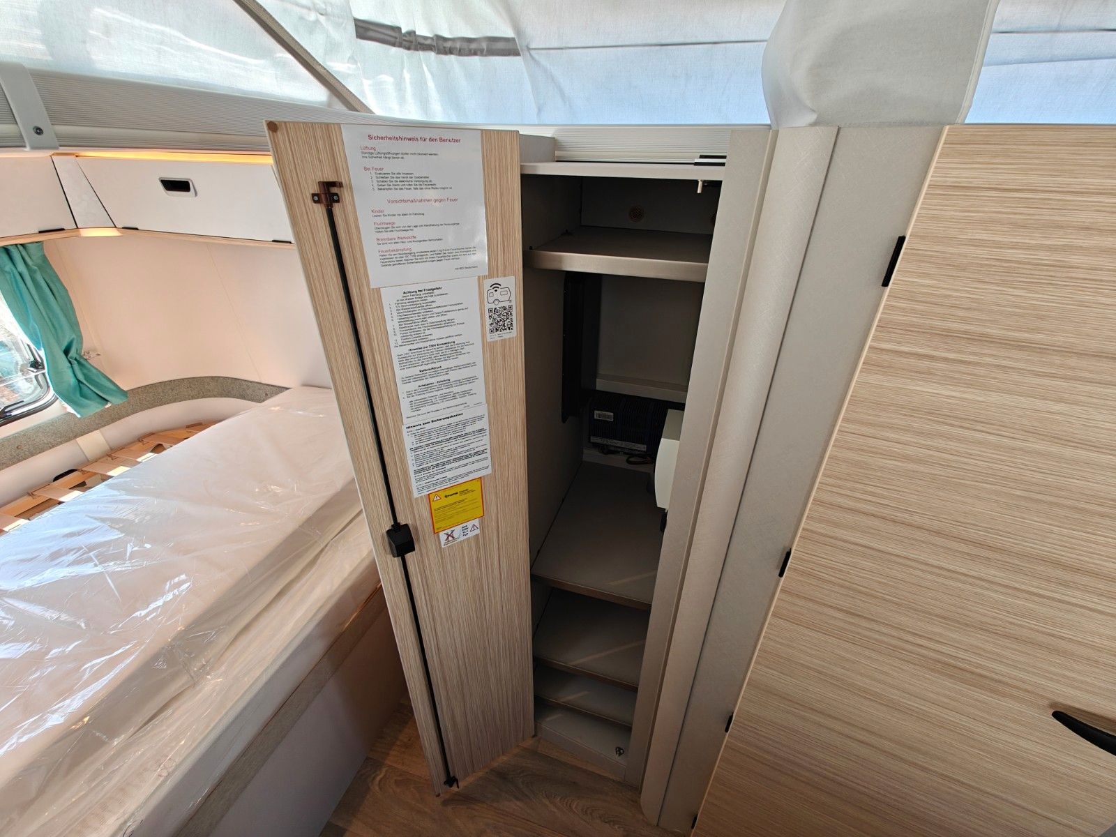 Fahrzeugabbildung HYMER / ERIBA / HYMERCAR Touring 630 Harbour Blue - JETZT 6.719€ SPAREN !