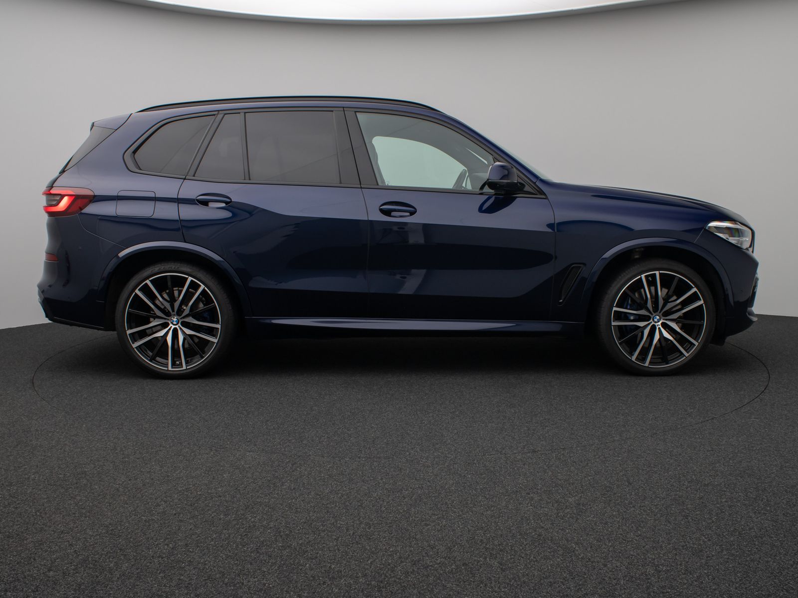 Fahrzeugabbildung BMW X5 M50i Panorama 360° DAB H/K AHK Komfort 22Zoll