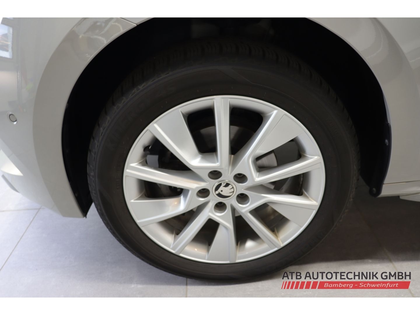 Fahrzeugabbildung SKODA Kamiq 1.0l TSI Style AHK-klappbar Navi  LED