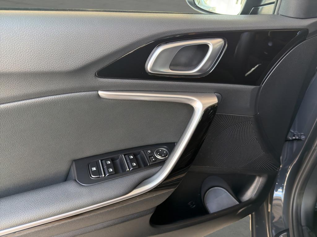 Kia Ceed SW 1,6 SPIRIT HYBRID LED NAVI ACC KLIMA 16"