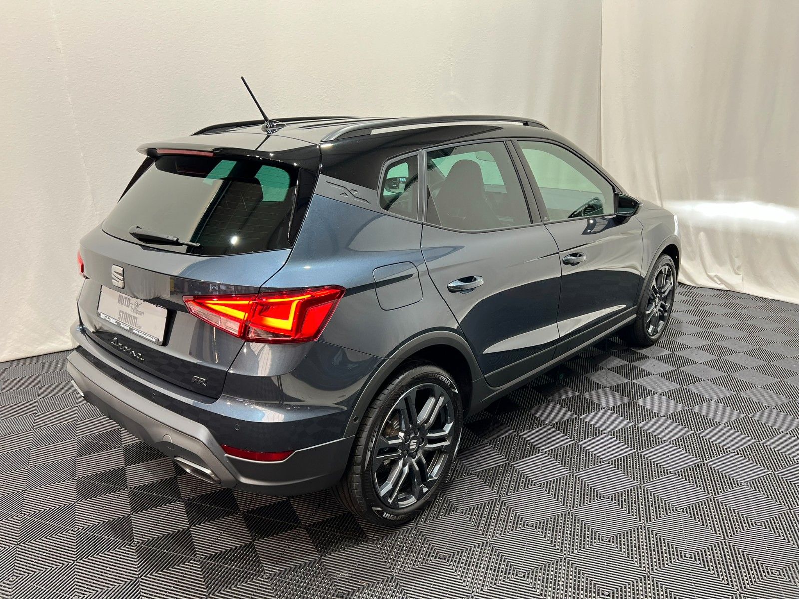 Fahrzeugabbildung SEAT Arona 1.5 TSI 110kW FR DSG