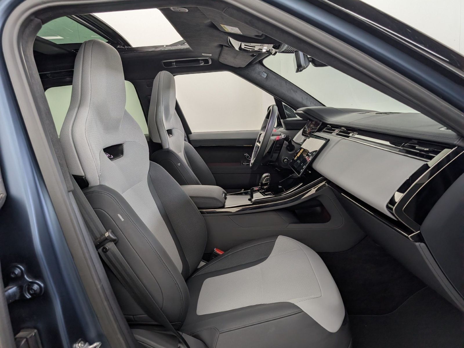 LAND ROVER Range Rover Sport P635 SV EDITION TWO Winter AHK – Bild 18