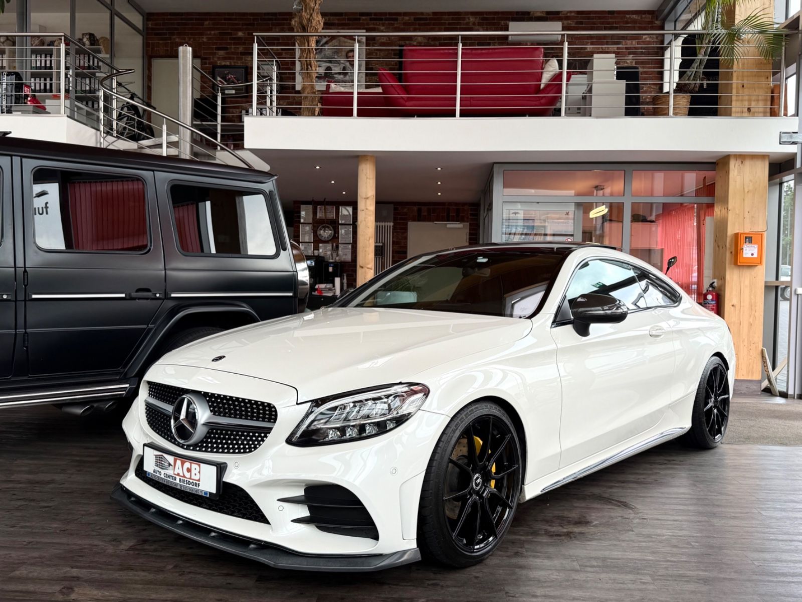 MERCEDES-BENZ C 180 Coupe AMG Designo Pano AMG-Interieur