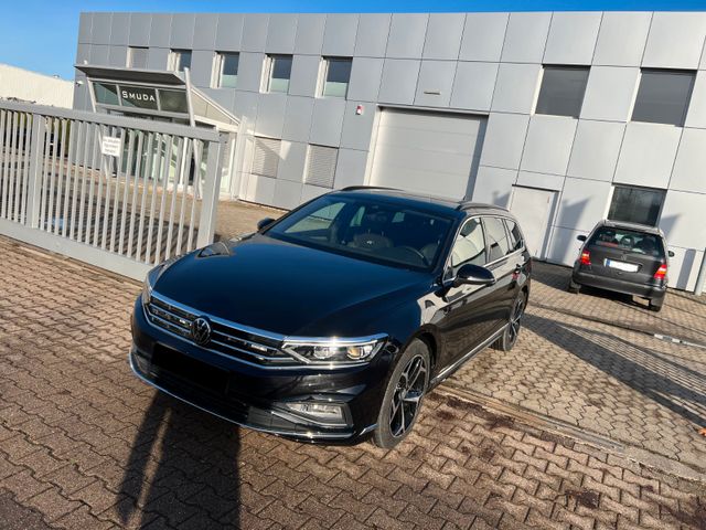 Volkswagen Passat Variant 4Motion R-Line ACC*360*AHK*LANE*