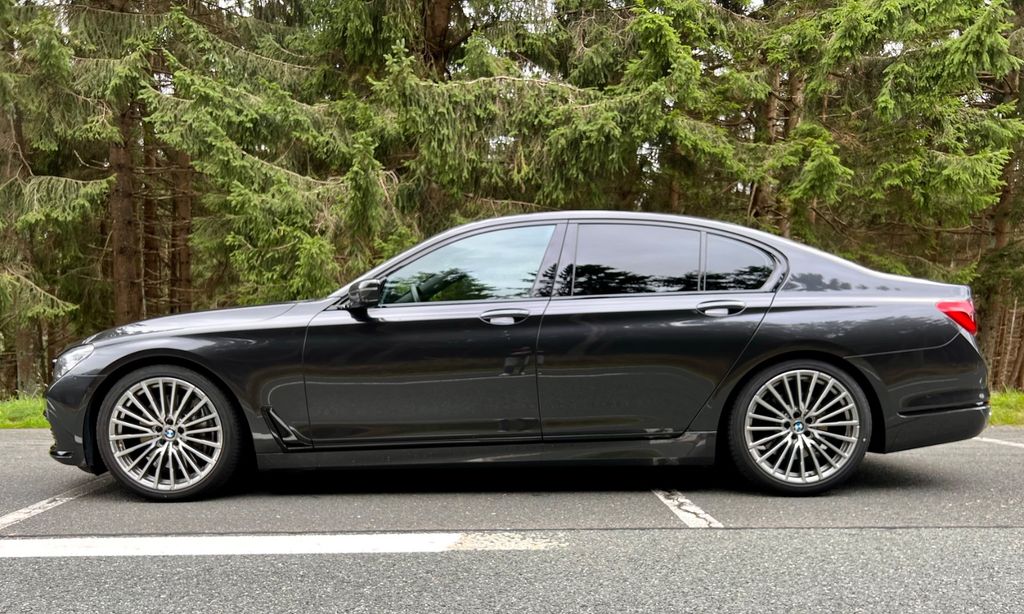 BMW 750