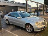 Mercedes-Benz E 220 CDI Elegance (W211)  ... - Mercedes-Benz E 220 aus 2006: Cdi