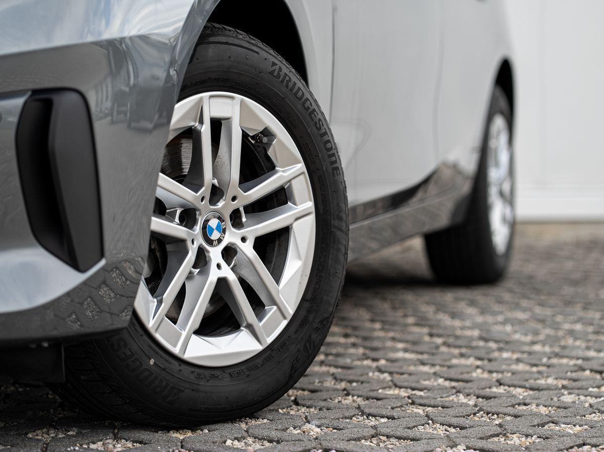 BMW 220i Active Tourer AHK PANO Alarm RFK ShadowL
