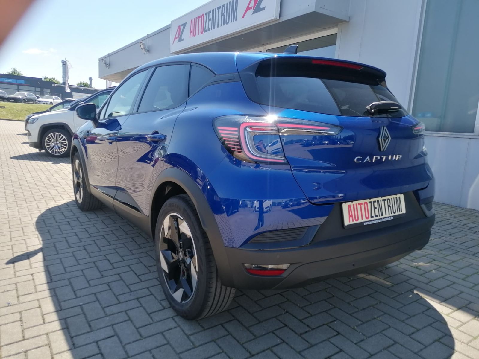 Fahrzeugabbildung Renault Captur TCe 90 TECHNO WINTERPAKET ALU 18"