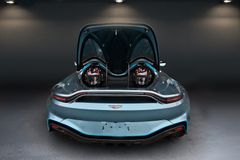 ASTON MARTIN V12 Speedster - Top Gun Maverick - 1 von 88