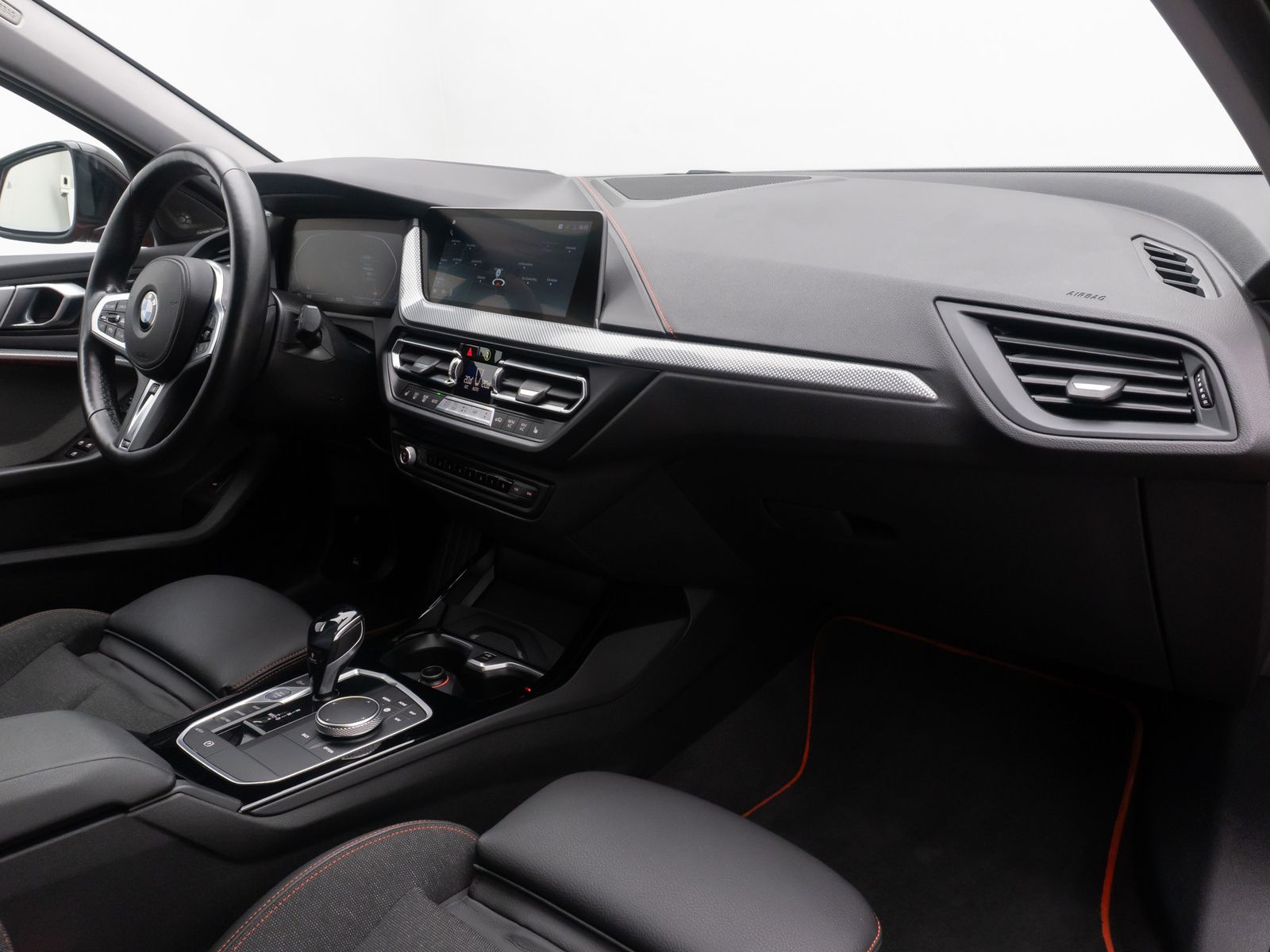 Fahrzeugabbildung BMW 118d SportLine Kamera HUD DAB H/K Stop&Go Komfor