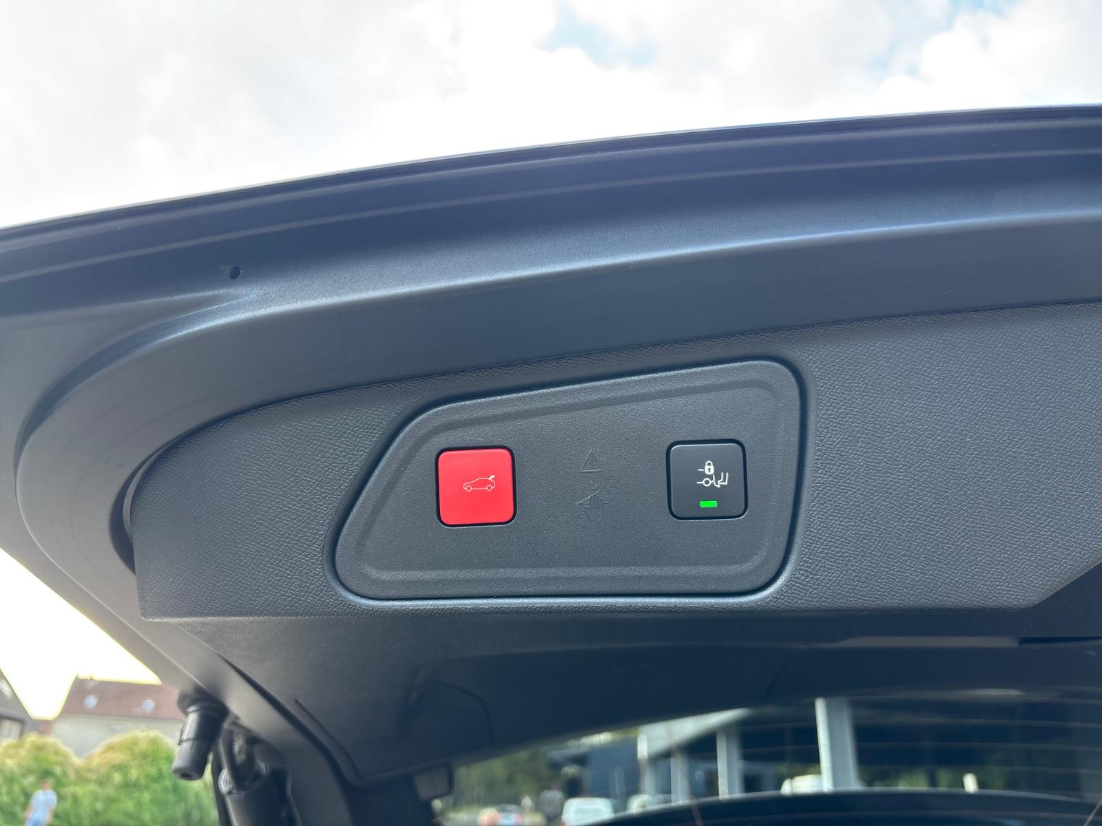 Peugeot 3008 GT *1.Hand*Scheckheft*Garantie 03/2027*