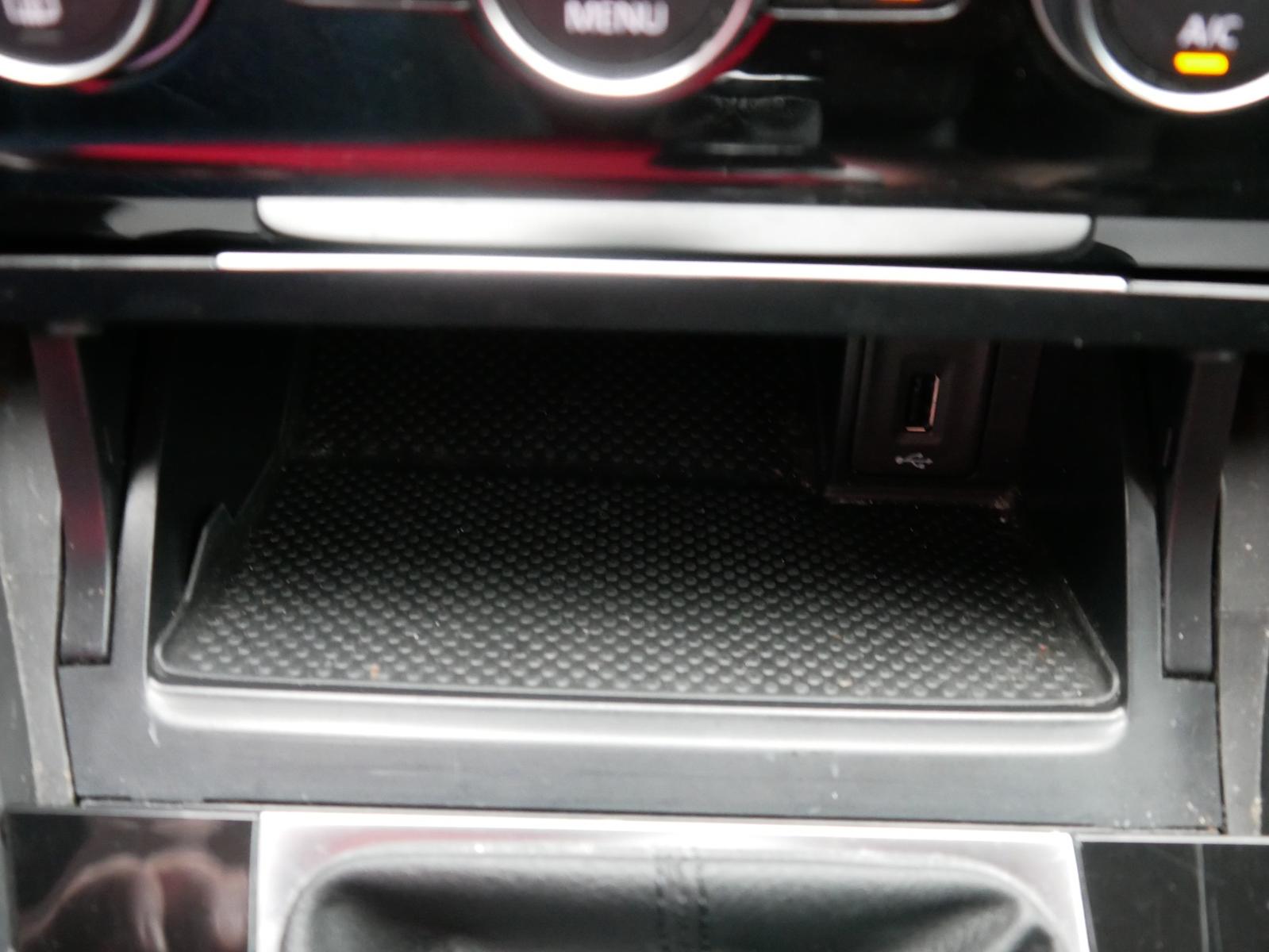 Volkswagen Golf VII 1.5 TSI Highline Navi ACC Kamera PDC