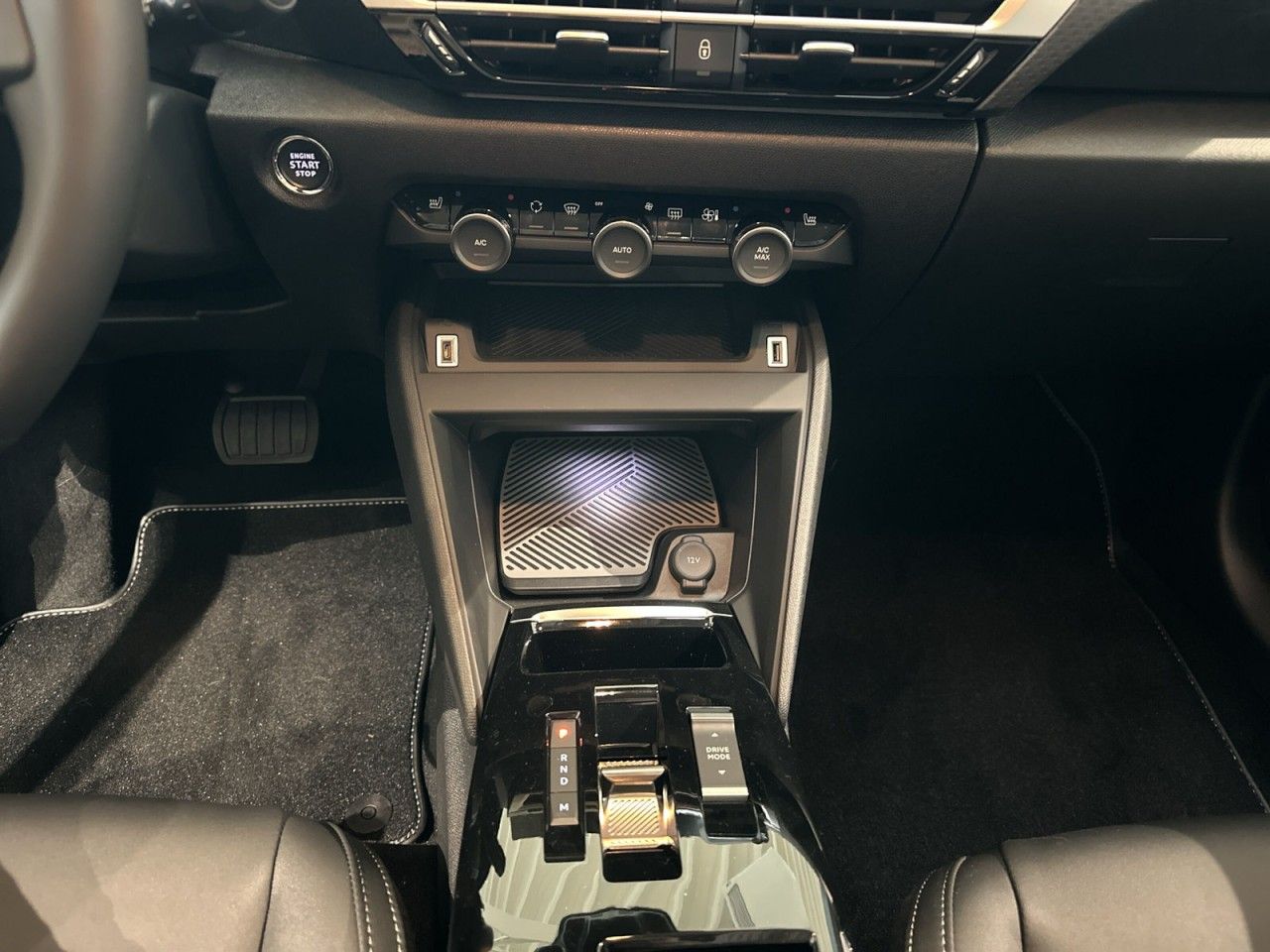 Fahrzeugabbildung Citroën C4 X Hybrid 145 Doppelkupplung 6-Gang MAX