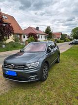 Volkswagen Tiguan 1,5 Liter Automatik - Volkswagen Tiguan mit Benzin-Antrieb: Limousine