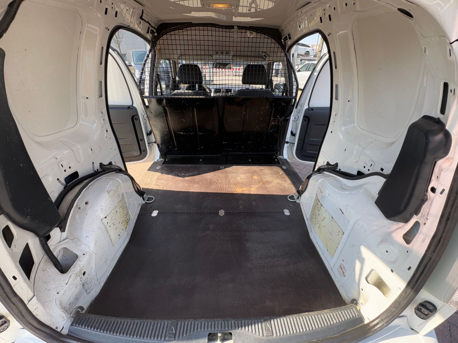 Fahrzeugabbildung SKODA Roomster Praktik 1.6 TDI 1.HAND SKODA SCHECKHEFT