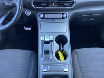 Hyundai Kona Elektro Select 39,2 kWh Kam.+OBC+Navi+SHZ