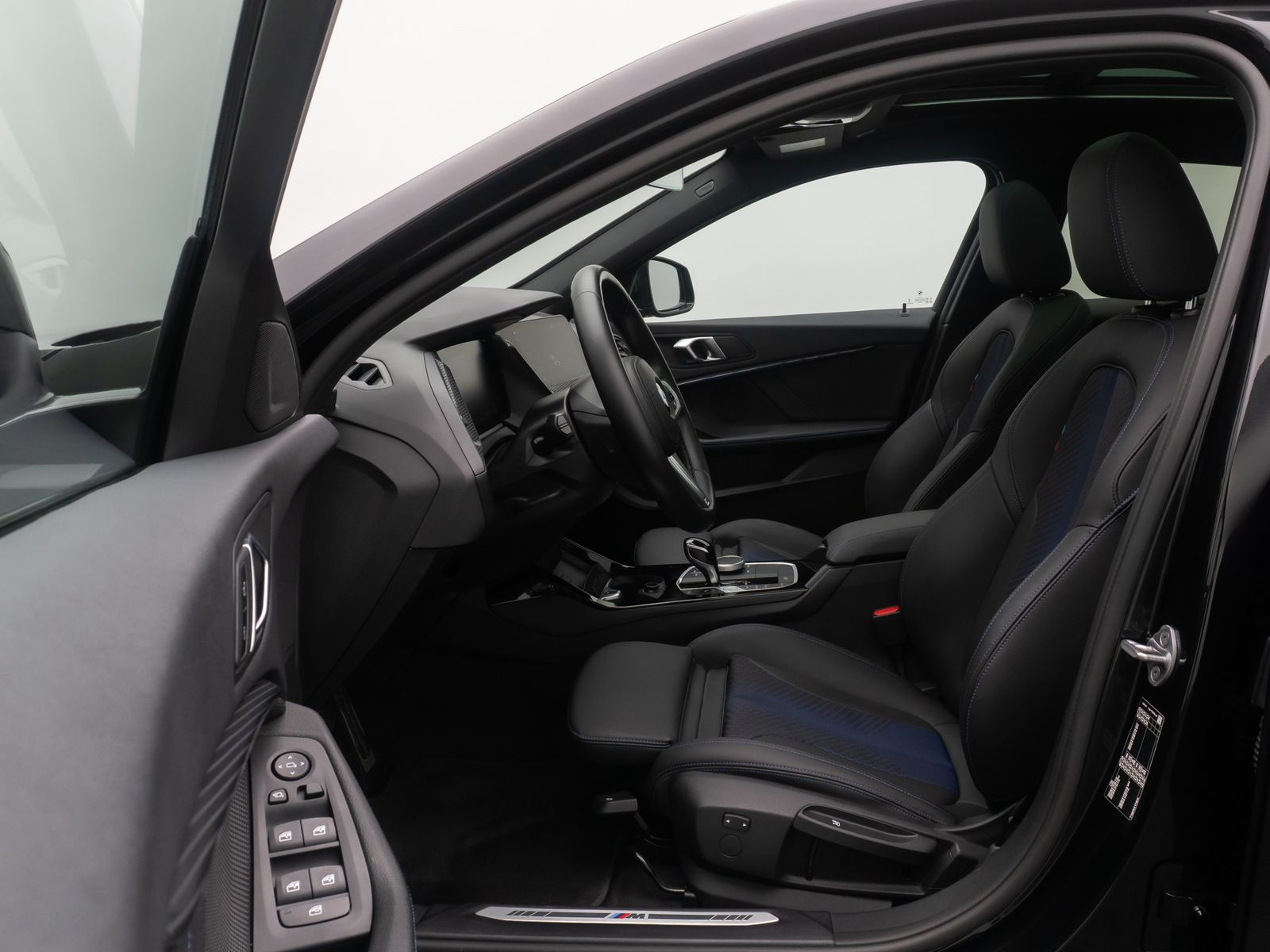 Fahrzeugabbildung BMW 118i M Sport HiFi Kamera DAB Panorama Komfort