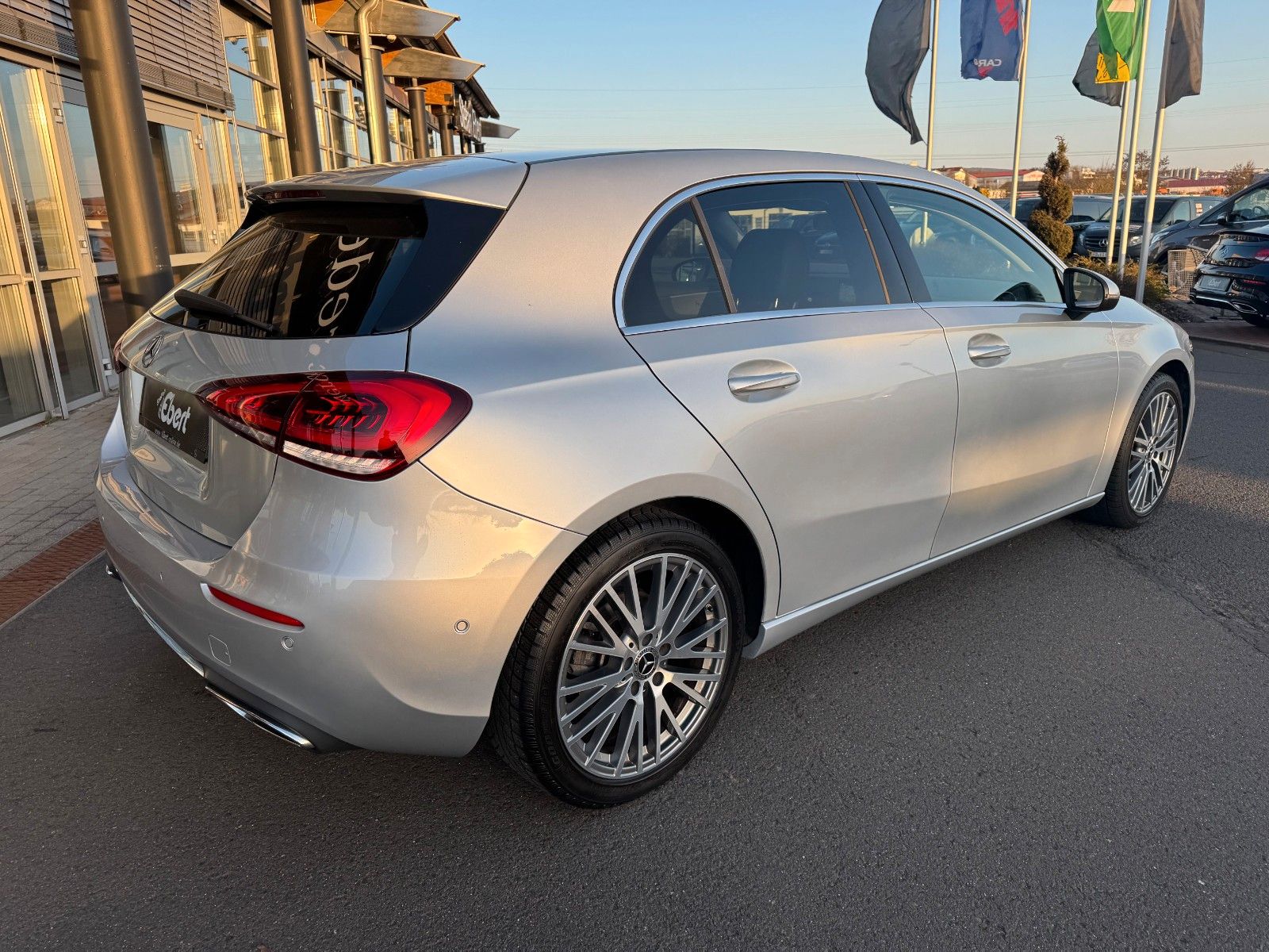 Fahrzeugabbildung Mercedes-Benz A 180 Progressive+LED+Ambiente+RFK+TotW