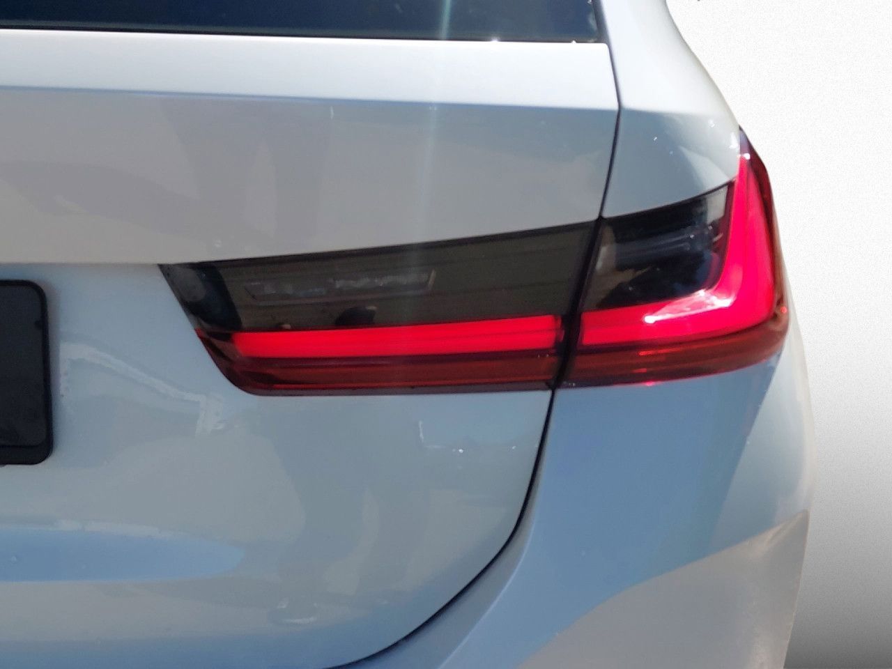BMW 318d Touring Aut.,Pano,HUD,Kamera,Shadow,DA,SHZ foto 10