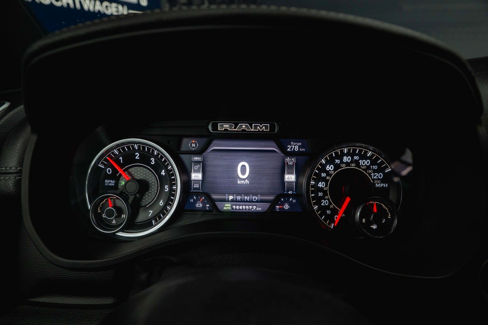 Fahrzeugabbildung Dodge RAM 5.7 V8 HEMI 4x4 OFFROAD Night-Paket LONGBED