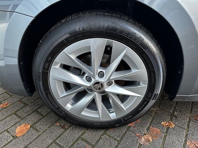 Octavia Combi Selection KAMERA;LED;SHZ;CARPLAY