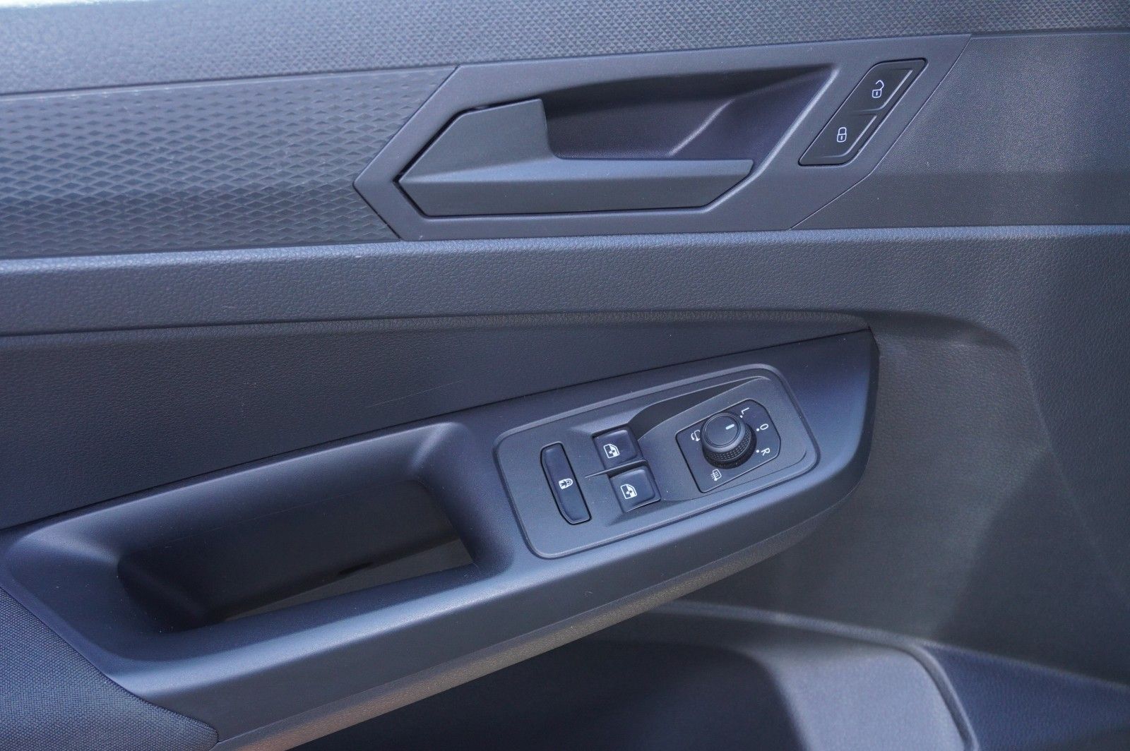 Fahrzeugabbildung Volkswagen Caddy Life 2,0 TDI Klima Alu LED GRA Multilenkra