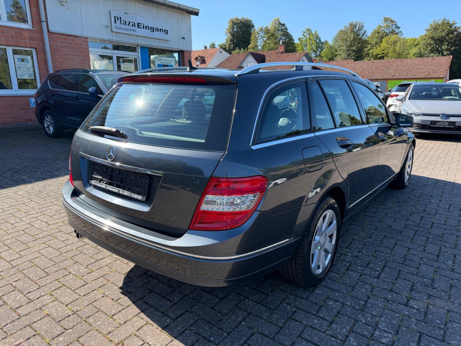 Mercedes-Benz C220 2010 — photo 12