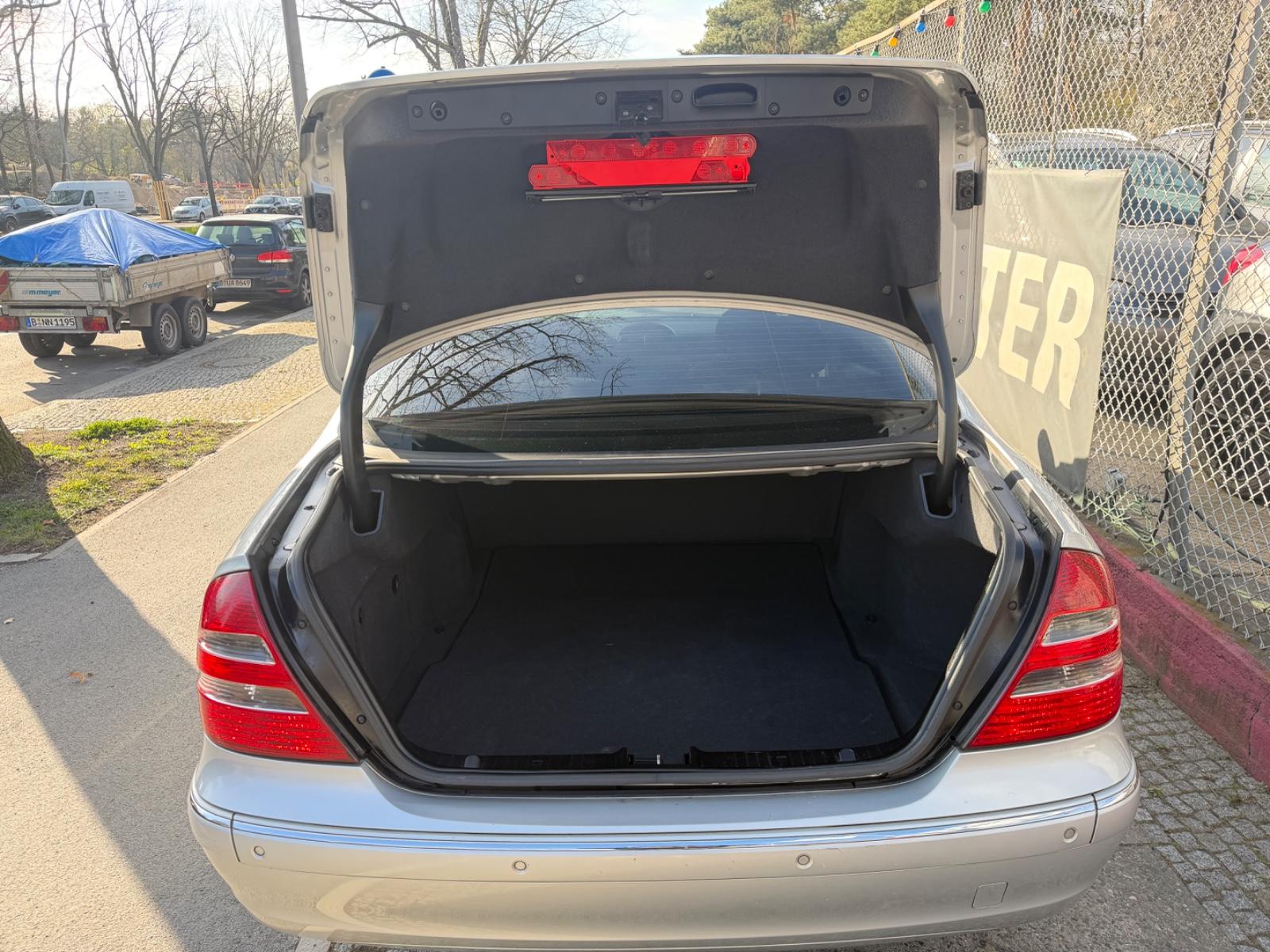 Mercedes-Benz E 220 CDI Limousine Automatik "Elegance"TÜV NEU