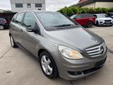 Mercedes-Benz B 170 Automatik/Leder/Navi/Klima/SitzHeiz/PDC - graue Mercedes-Benz B 170