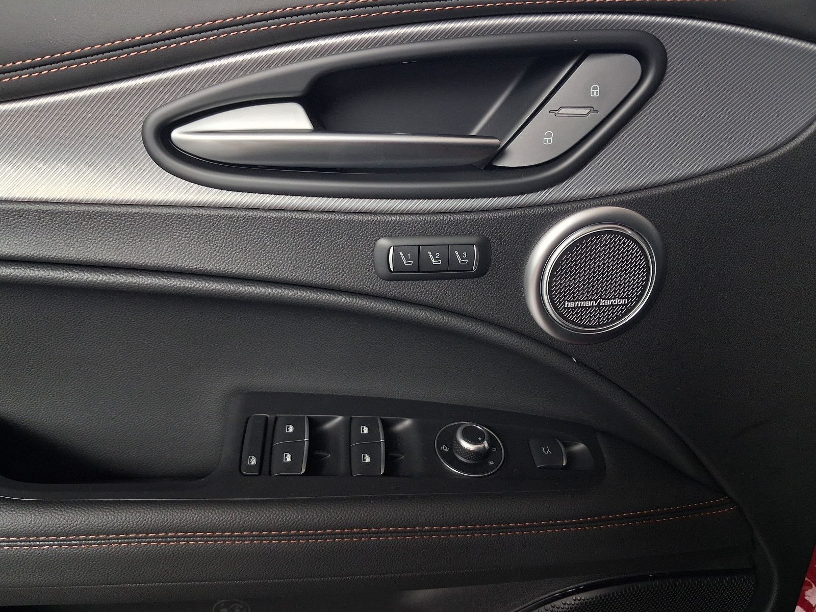 Fahrzeugabbildung Alfa Romeo Stelvio Intensa Q4 Allrad