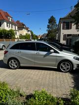 Mercedes-Benz B 200 d Automatik - Mercedes-Benz 220: Automatik