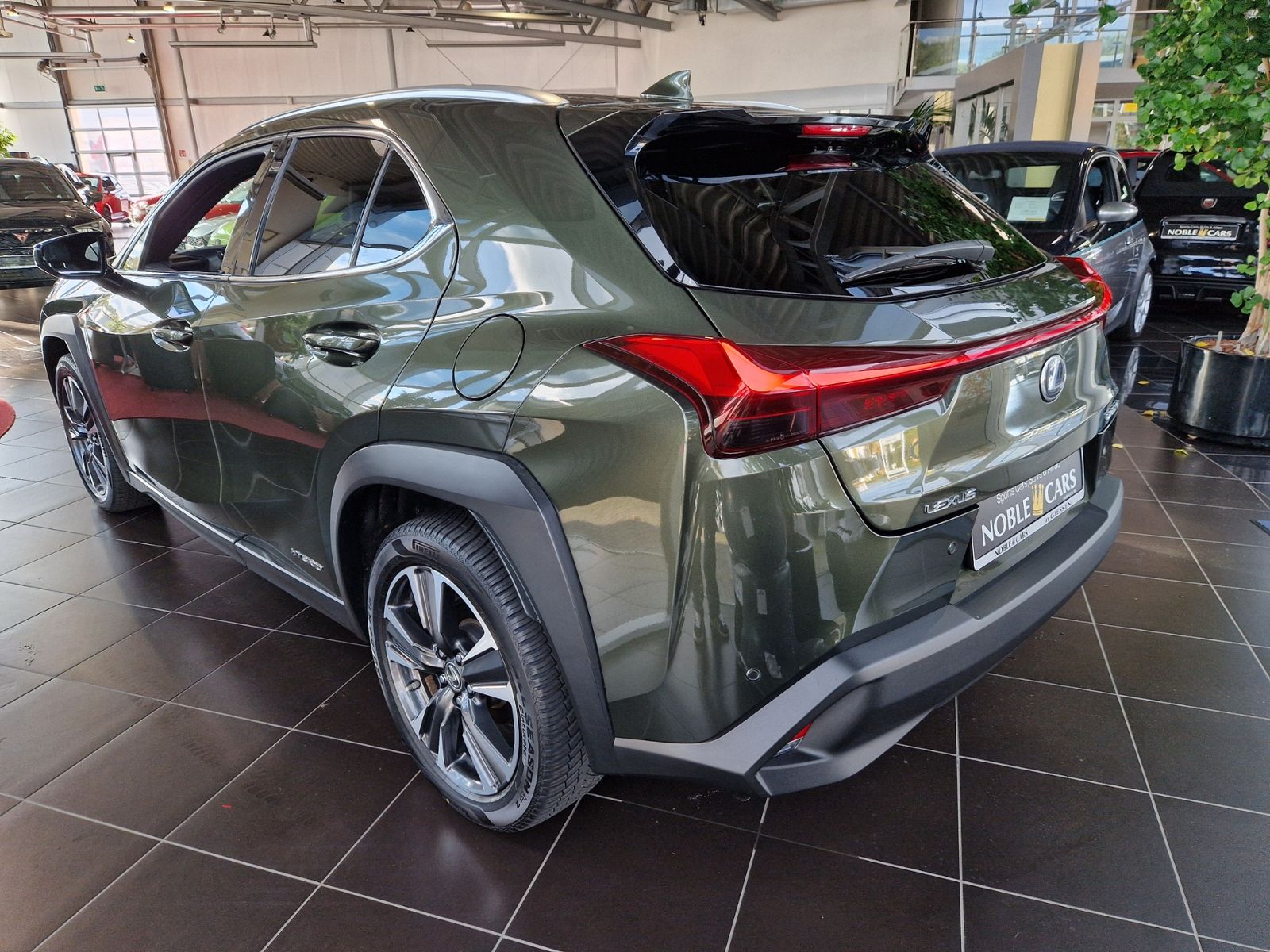 Fahrzeugabbildung Lexus UX 250 h Style LED ALU
